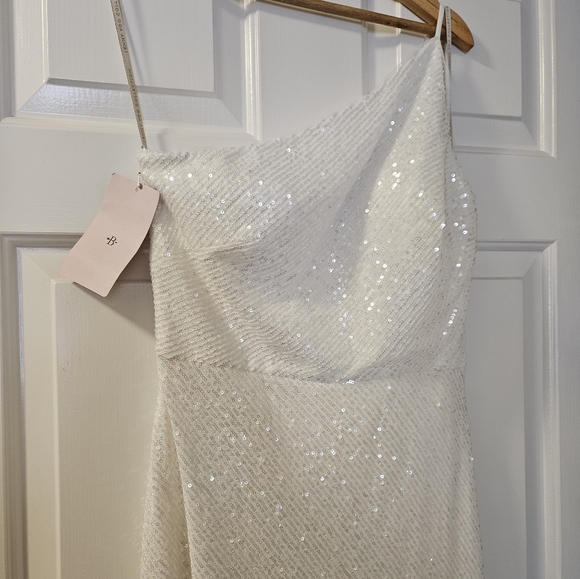 Jenny Yoo Zara One-Shoulder Sequin Column Gown - Picture 4 of 12